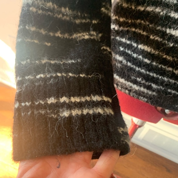 WOOL BLEND TURTLENECK SWEATER - Picture 5 of 7